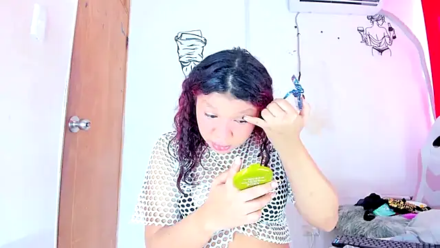 Emily Coper18 online show from March 6, 1:50 pm