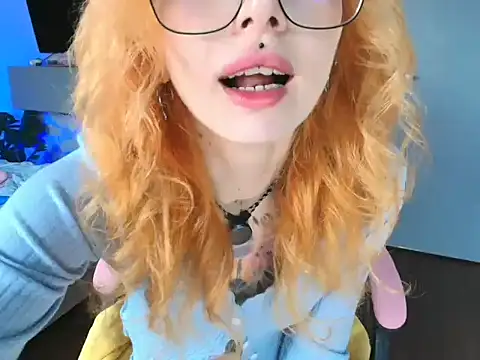 Snapshot of juicyshow_ chatting on September 14, 2:53 am juicyshow  online show from September 14, 2:53 am