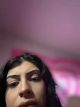 ThickerThanYoBitch online show from April 26, 4:38 pm