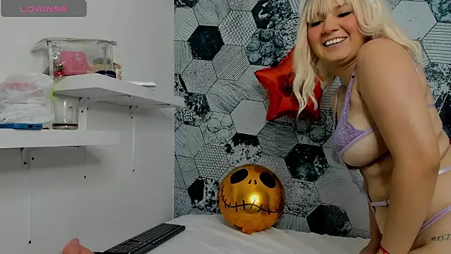 Mikasa Horny online show from October 28, 12:33 pm