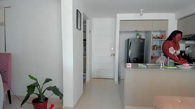 Naomii King online show from March 21, 4:01 pm