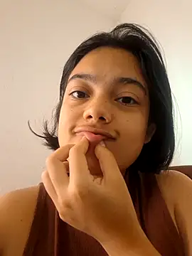 littlemelii online show from February 7, 1:59 pm