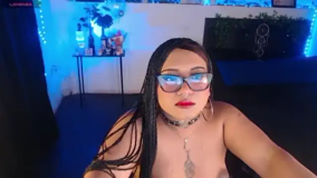 Snapshot of LiaScarlett chatting on October 30, 2:47 am LiaScarlett online show from October 30, 2:47 am