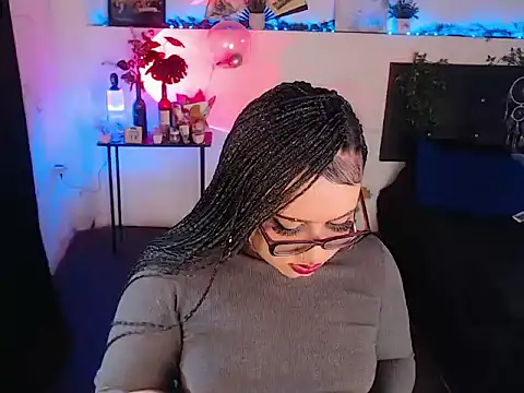 Snapshot of LiaScarlett chatting on October 15, 11:57 am LiaScarlett online show from October 15, 11:57 am