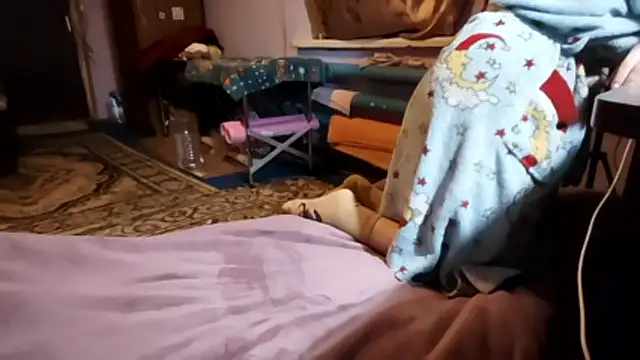  Kitti  online show from February 8, 8:01 pm