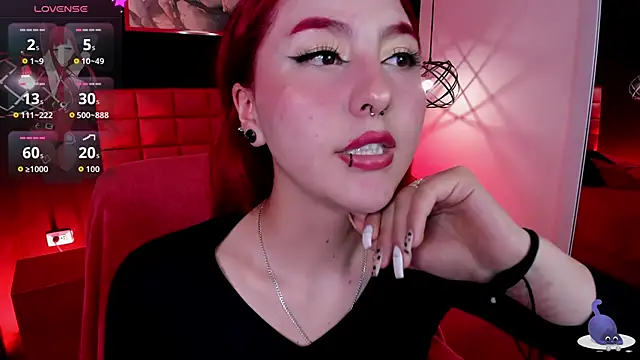 Snapshot of Megan_wolf1_ chatting on October 2, 4:39 am Megan wolf1  online show from October 2, 4:39 am