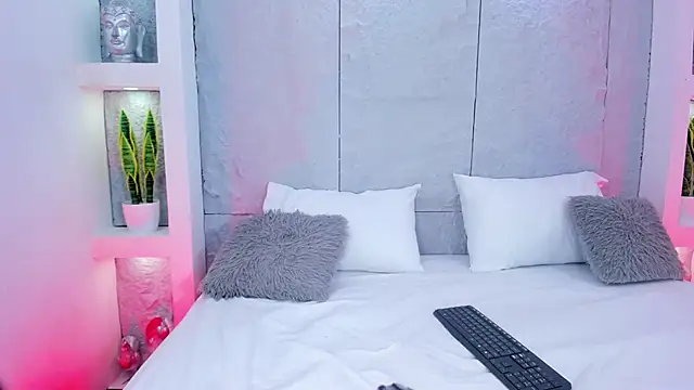 MiaCollson online show from November 26, 6:09 pm