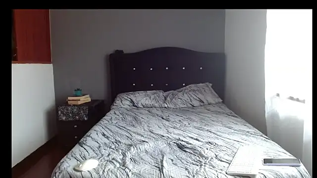 Emilia 1995 online show from February 24, 6:39 pm