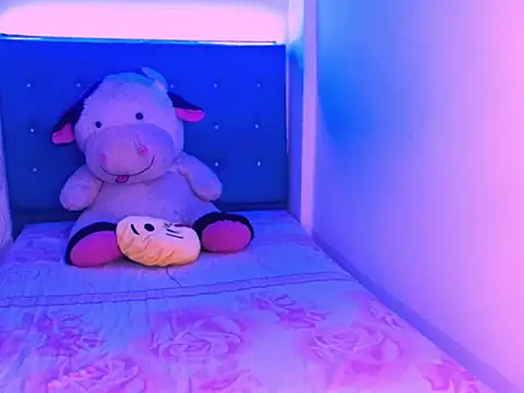 ladypussy69 online show from April 14, 11:38 pm