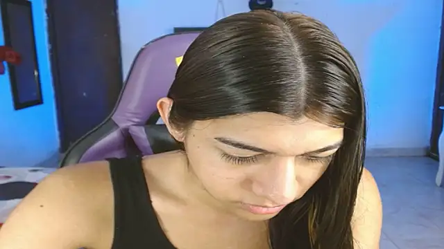 engielphoenis14 online show from April 8, 11:29 pm