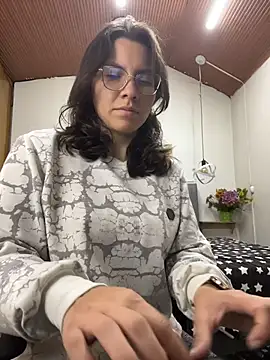 karlamorris  online show from April 20, 1:14 pm