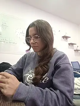 karlamorris  online show from October 22, 2:00 pm