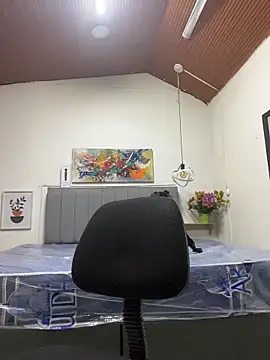 karlamorris  online show from February 13, 1:46 pm