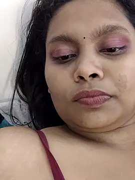 Sexy DarloSiya online show from April 3, 8:40 pm