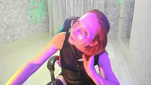 JessicaFamee online show from October 19, 3:30 am