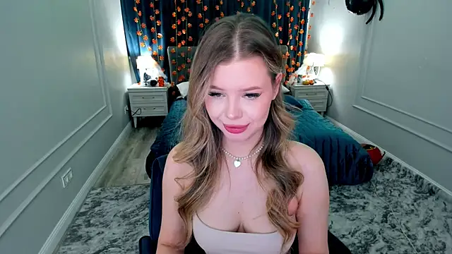 FollowLovee online show from October 24, 8:05 pm