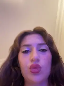 yaprakmericc online show from September 30, 11:31 pm