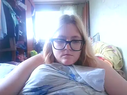 DesireMelissa online show from September 24, 6:45 am