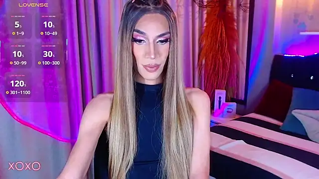 camila hootie online show from November 23, 8:32 pm