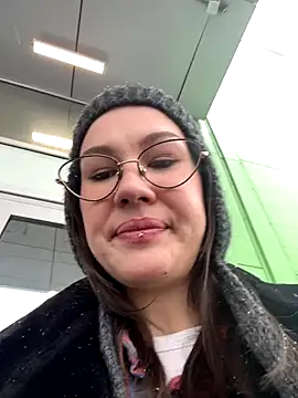 RinaCat online show from December 4, 5:53 am