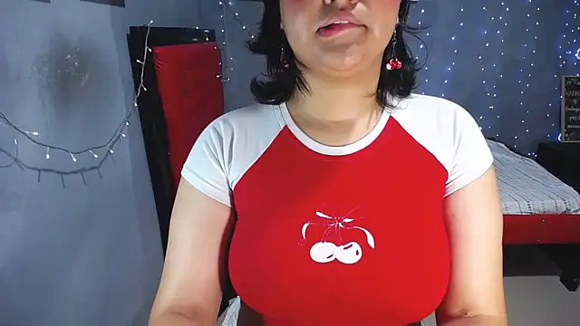 Sweettei online show from April 21, 11:28 am