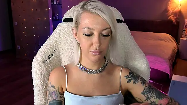 tykioty Miley online show from November 29, 11:03 am