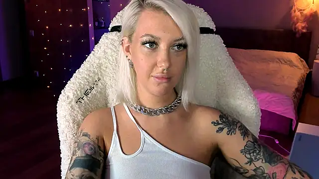 tykioty Miley online show from December 5, 3:57 pm