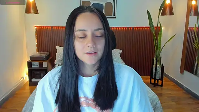 KatherineBond online show from November 8, 8:47 pm