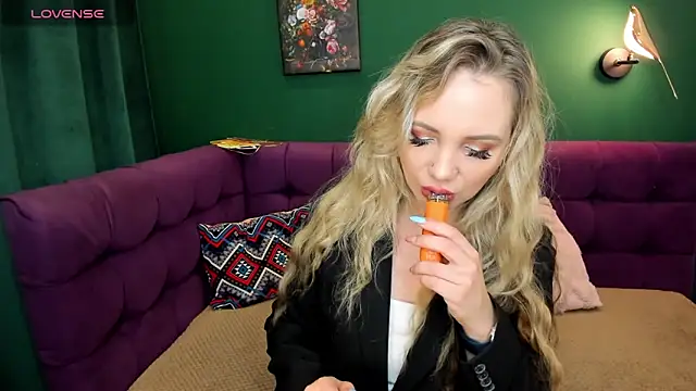 EvaMoran online show from September 22, 1:59 am