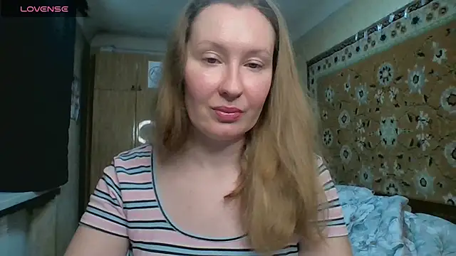 AnnaXLovers online show from April 8, 9:11 am