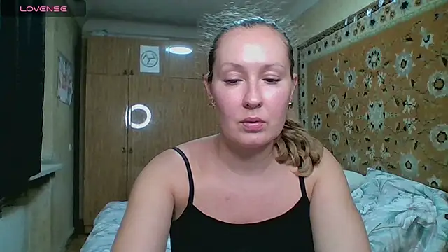 AnnaXLovers online show from August 4, 1:28 pm