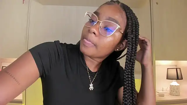 tamaraa smiith online show from February 25, 7:45 pm