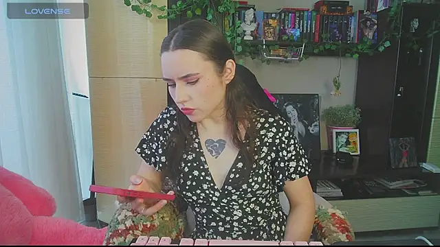 Aurora workerr online show from April 17, 11:56 am