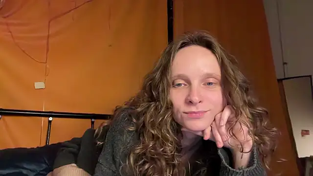 Snapshot of MikkyMoony chatting on September 26, 8:17 pm MikkyMoony online show from September 26, 8:17 pm