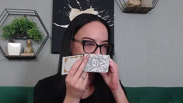 IzabelllNoir online show from February 6, 8:18 am