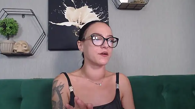 Snapshot of IzabelllNoir chatting on October 9, 11:58 am IzabelllNoir online show from October 9, 11:58 am