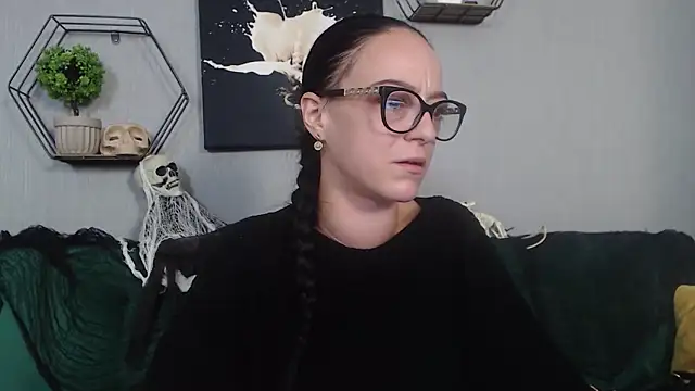 Snapshot of IzabelllNoir chatting on October 16, 11:24 am IzabelllNoir online show from October 16, 11:24 am