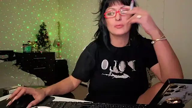 YourDreamLoverr online show from December 22, 12:14 am