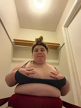 bbylexi04 online show from April 3, 9:29 am