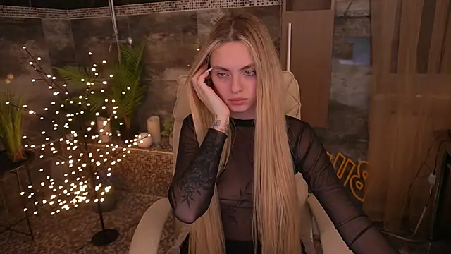 ChloeBrightt online show from January 12, 10:15 pm