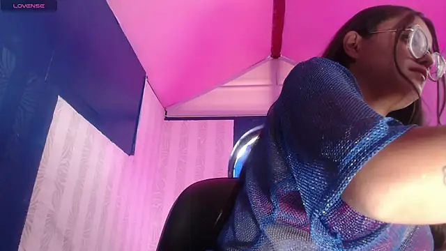 vitoria23  online show from May 11, 1:57 pm