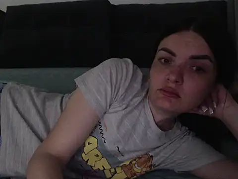  JustmeHere  online show from April 11, 9:07 pm