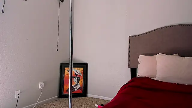 yiauana online show from October 15, 7:16 pm