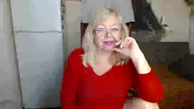 EvelynLoveShy online show from October 13, 8:55 pm