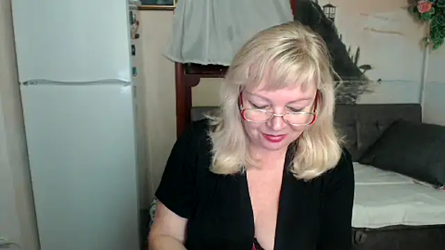 EvelynLoveShy online show from October 3, 5:51 pm