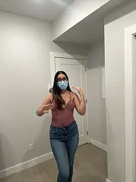 jAsMinE678 online show from April 10, 4:35 pm