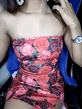 Snapshot of Leeeezzzz_roy chatting on October 12, 12:13 am Leeeezzzz roy online show from October 12, 12:13 am