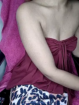 Snapshot of Leeeezzzz_roy chatting on September 16, 7:33 pm Leeeezzzz roy online show from September 16, 7:33 pm