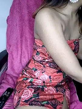 Snapshot of Leeeezzzz_roy chatting on September 8, 5:23 pm Leeeezzzz roy online show from September 8, 5:23 pm