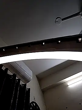 Snapshot of Leeeezzzz_roy chatting on October 30, 5:54 am Leeeezzzz roy online show from October 30, 5:54 am